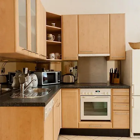 Abc Suites מלון דירות 3*